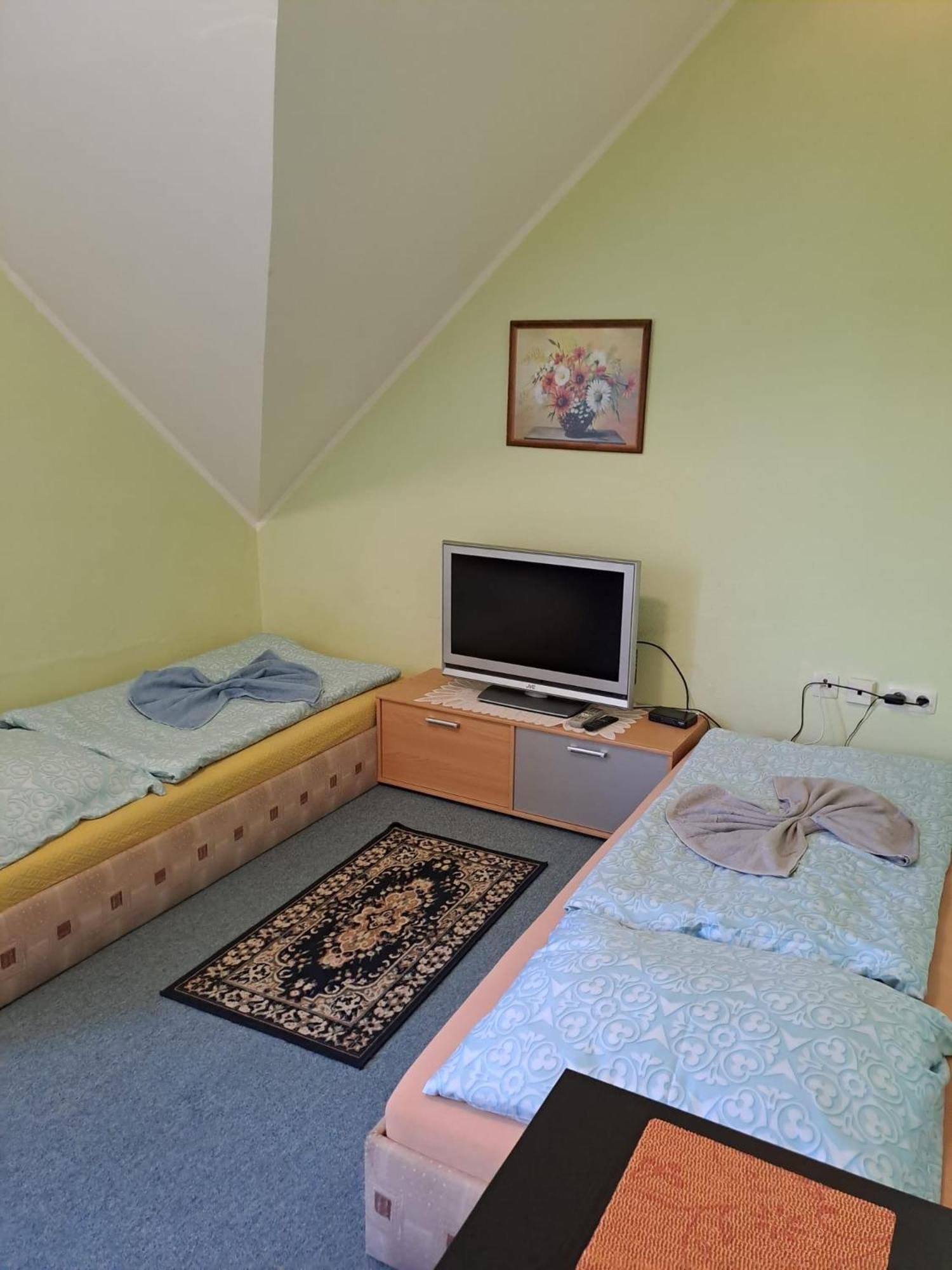 Hotel Kamenny Vrch Chomutov Exterior photo